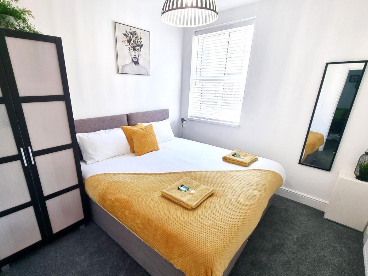 Stylish 2 Bed Apartment With Free Parking, Speed Wifi, Free Parking كول شيستر المظهر الخارجي الصورة