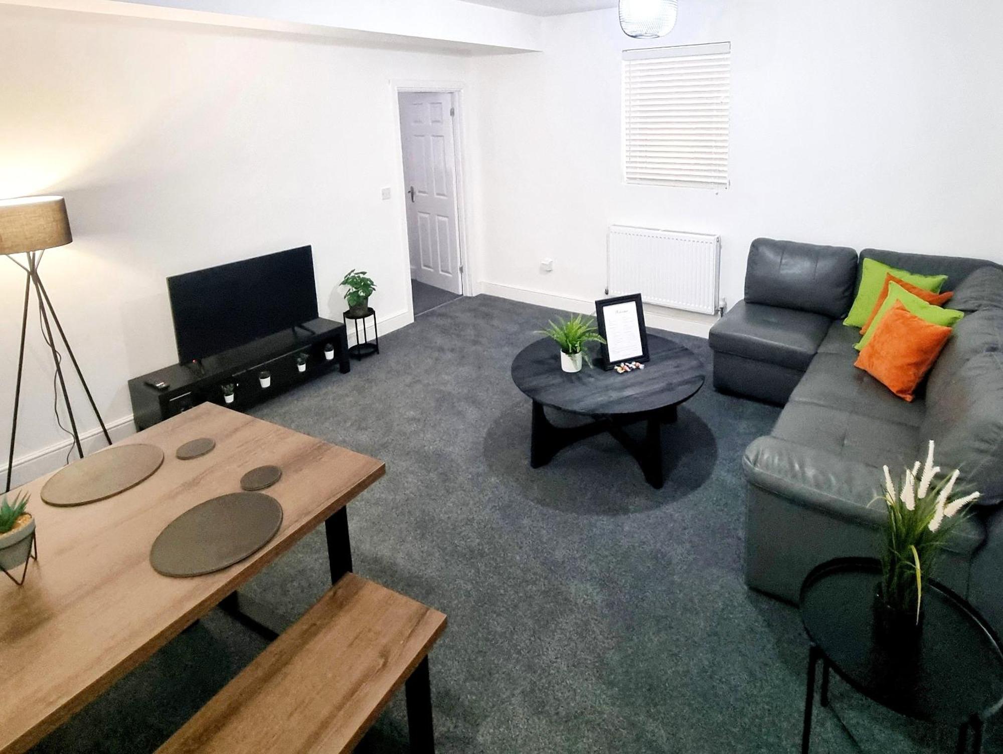 Stylish 2 Bed Apartment With Free Parking, Speed Wifi, Free Parking كول شيستر المظهر الخارجي الصورة