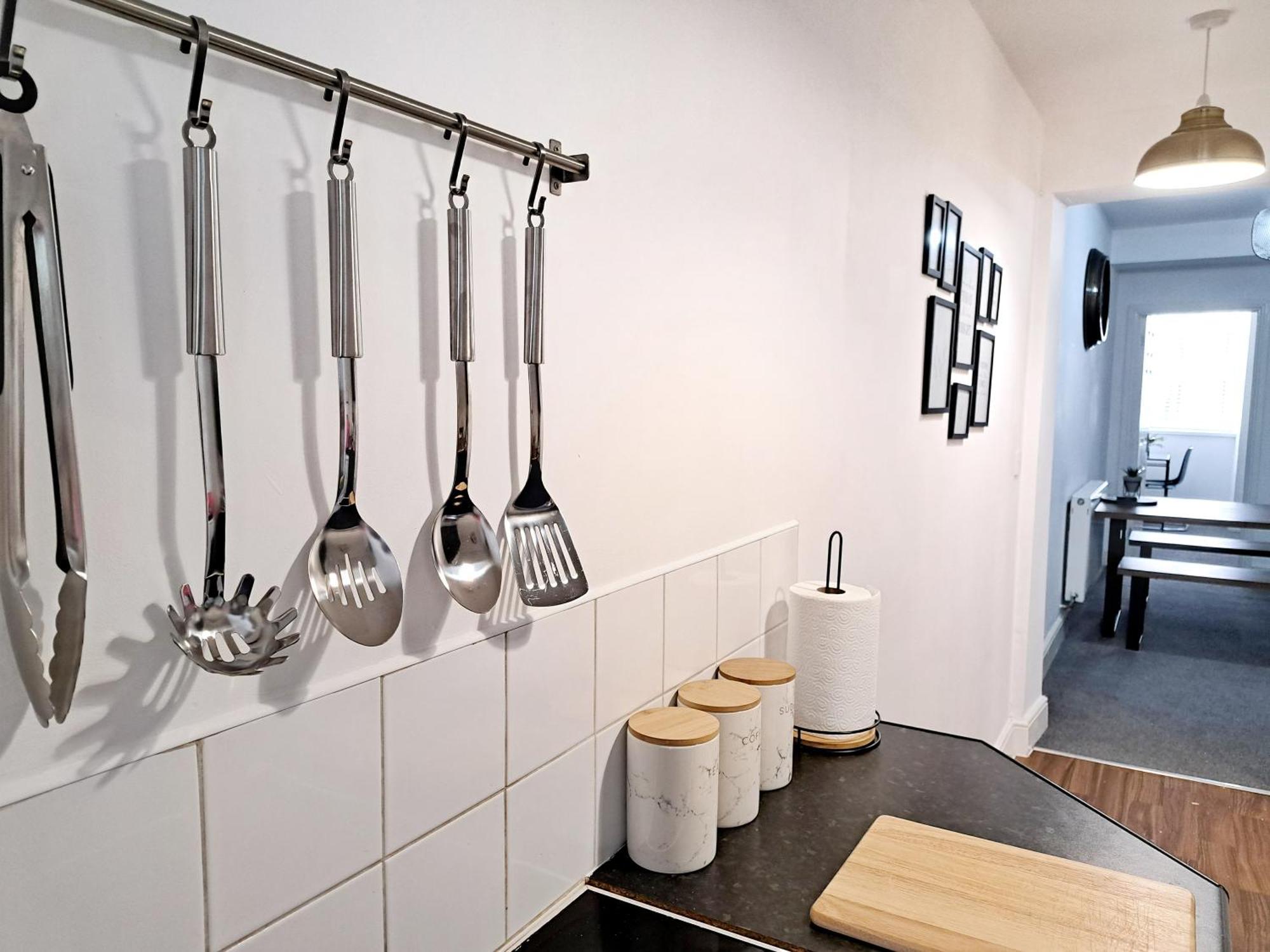 Stylish 2 Bed Apartment With Free Parking, Speed Wifi, Free Parking كول شيستر المظهر الخارجي الصورة