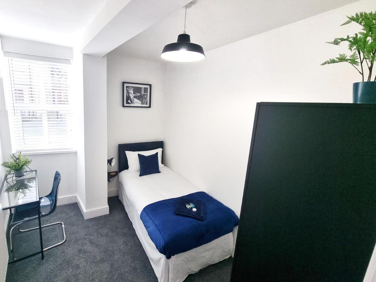 كول شيستر Stylish 2 Bed Apartment With Free Parking, Wifi المظهر الخارجي الصورة
